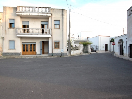 Freehold 2bed house with rear garden, for sale in Sanarica (LE), Salento.