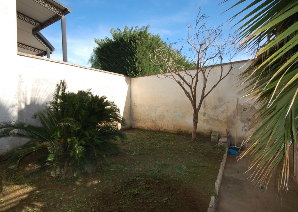 Detached house for sale , Carmiano, locality Town centre