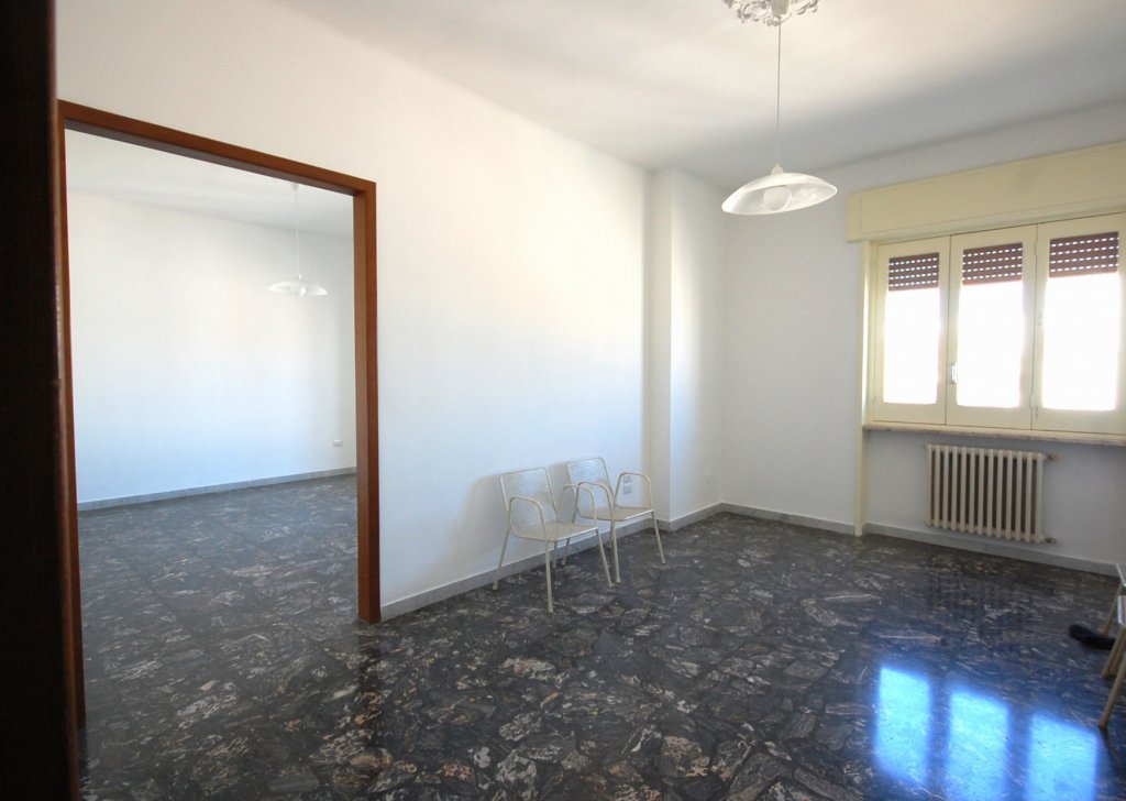 Apartment for sale  Marche 2, Novoli, locality semi-center
