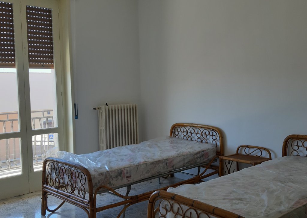 Apartment for sale  Marche 2, Novoli, locality semi-center