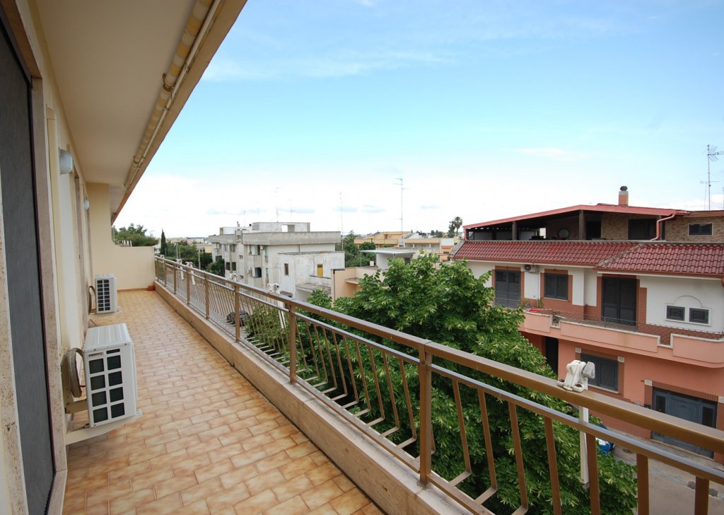 Vendita Appartamento Lequile - Lequile (Le) - Salento, Italy - Appartamento al 2° piano con balconi, box auto e parco condominiale. Località Dragoni