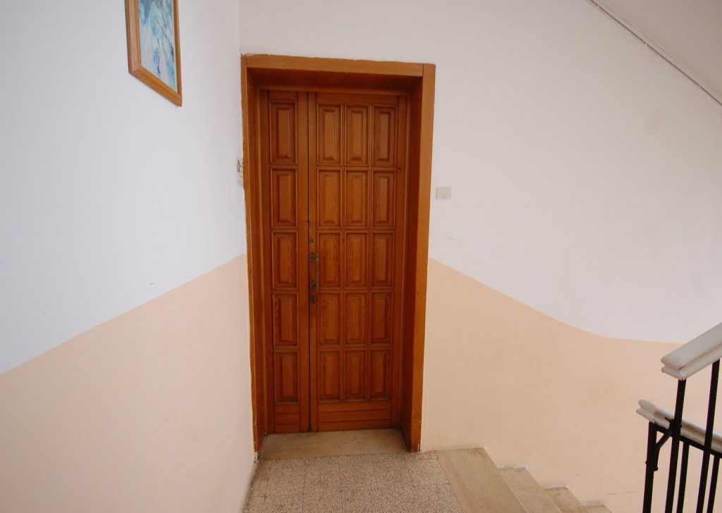 Apartment for sale  96 sqm, Novoli, locality semi-center