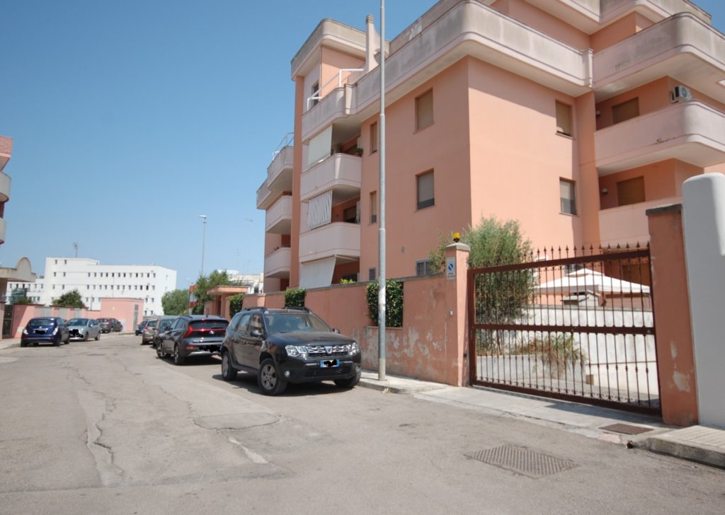 Vendita Appartamento Lecce - Lecce (Le) - Salento, Italy - Appartamento con box auto. Località Casermette