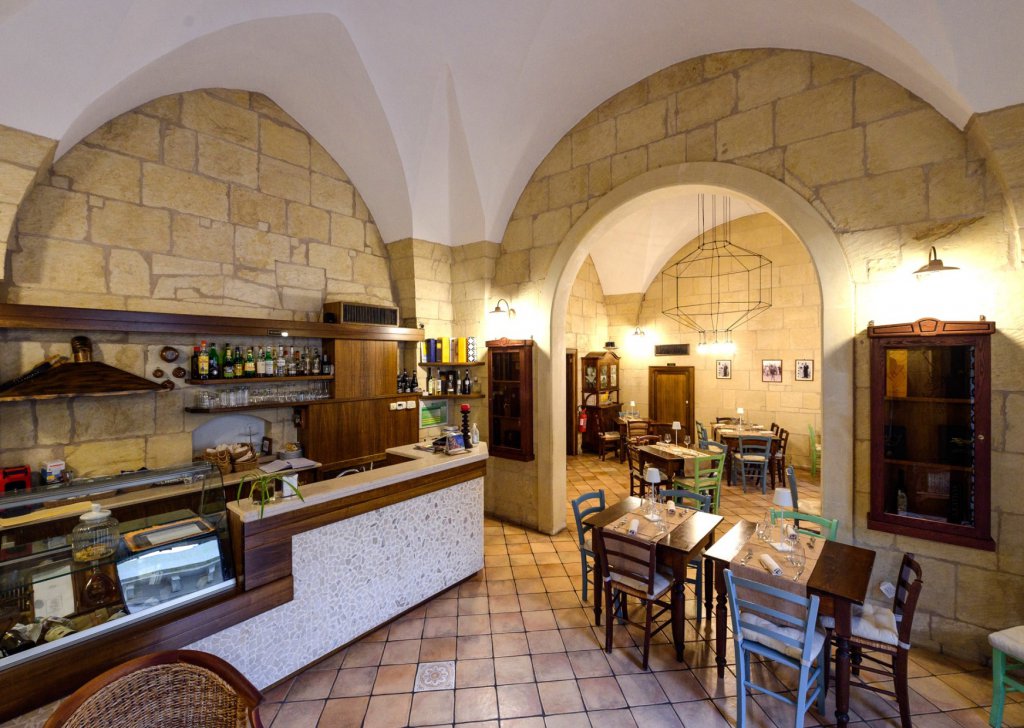 Sale FREEHOLD BUILDING and RESTAURANT & ROOM RENTAL BUSINESS for sale Corigliano d'Otranto - FREEHOLD BUILDING and RESTAURANT & ROOM RENTAL BUSINESS for sale Locality 
