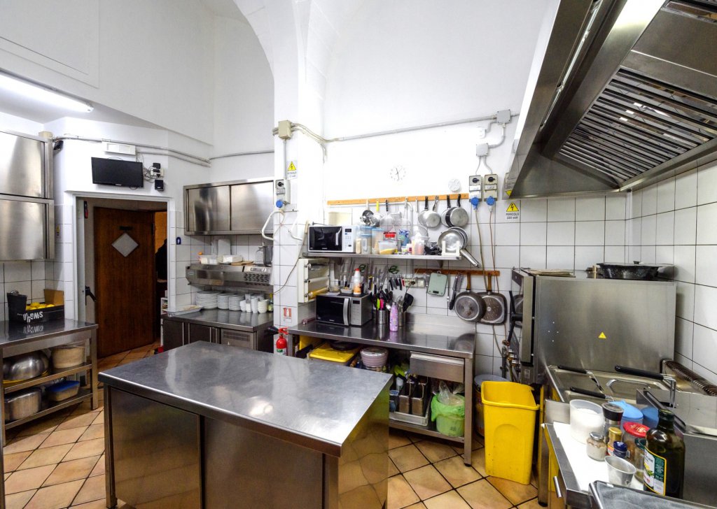 Sale FREEHOLD BUILDING and RESTAURANT & ROOM RENTAL BUSINESS for sale Corigliano d'Otranto - FREEHOLD BUILDING and RESTAURANT & ROOM RENTAL BUSINESS for sale Locality 