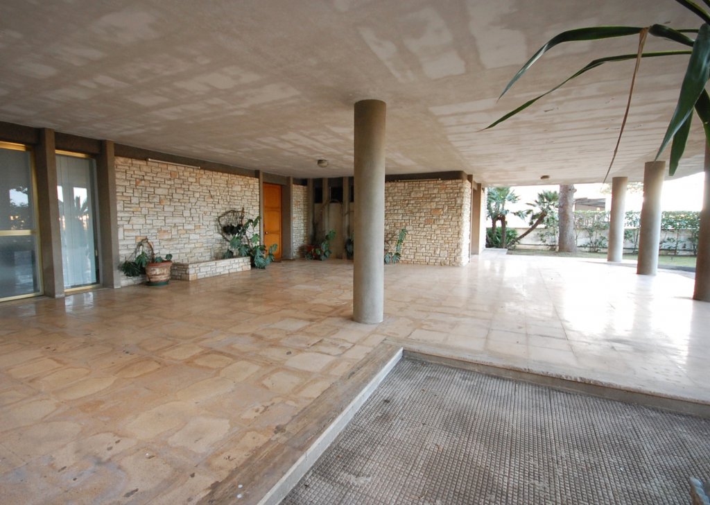 Villa in vendita  via Guglielmo Marconi 215, Mesagne, località Periferia