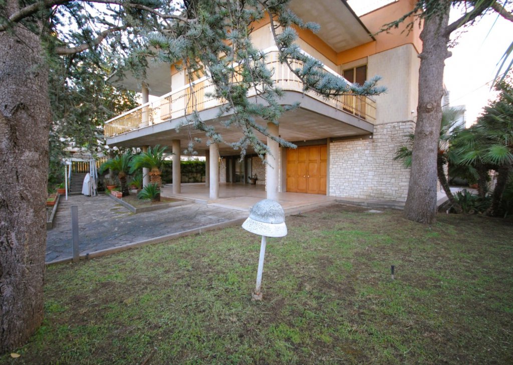 Villa in vendita  via Guglielmo Marconi 215, Mesagne, località Periferia