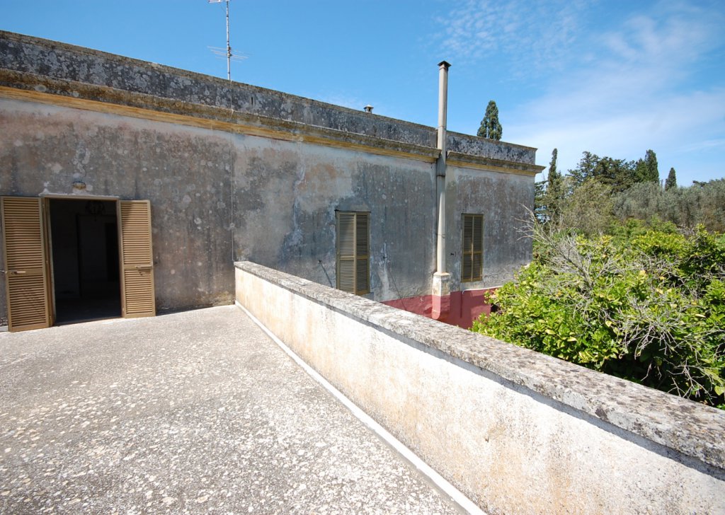 Vendita Villa d'epoca Arnesano - Dimora d'epoca con  terreno di pertinenza - Arnesano (LE) Località Campagna