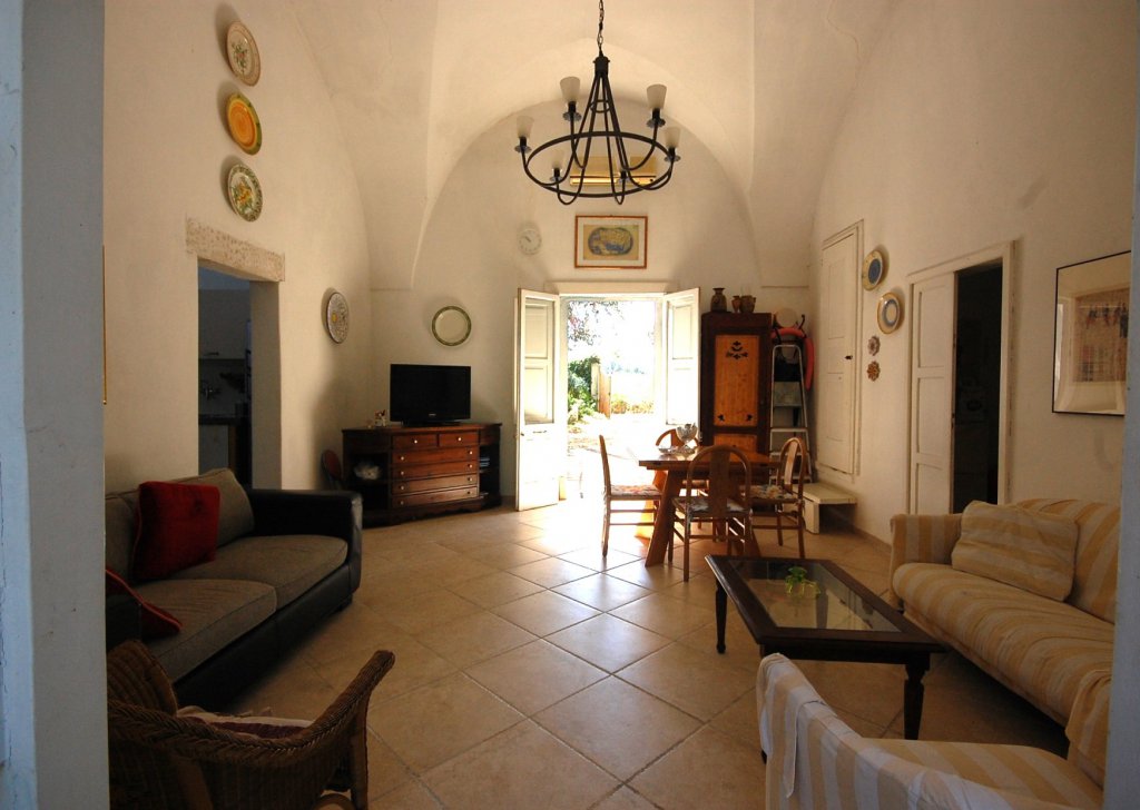 Sale Cottage Cutrofiano - Cutrofiano (Le) - Salento, Italy - Detached 4-bedroom country house Locality 
